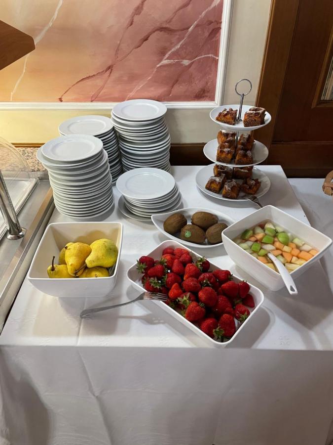 Hotel Restaurant Wallner I Contactless Check-In Sankt Valentin Eksteriør bilde